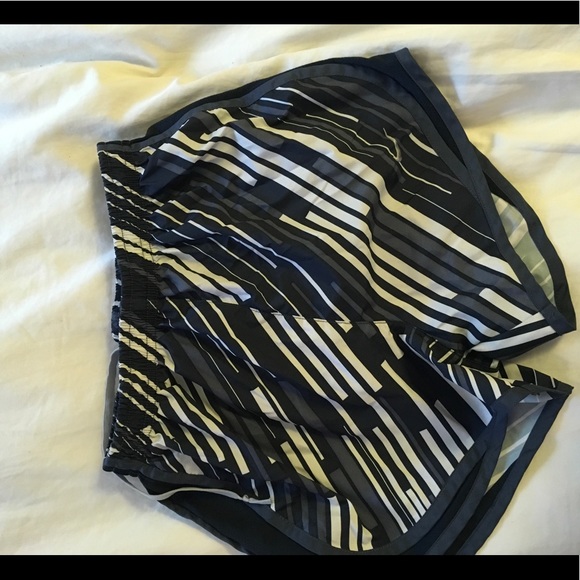 Nike Dri Fit Tempo Shorts XS - Picture 1 of 2